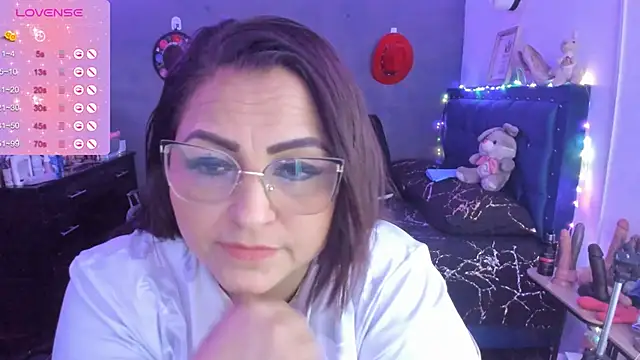 Snapshot of Ivonnee__ chatting on 01.12.25 Ivonnee   online show from 01.12.25