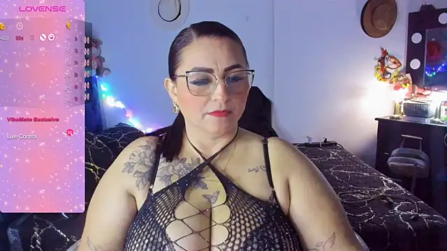 Snapshot of Ivonnee__ chatting on 01.19.25 Ivonnee   online show from 01.19.25