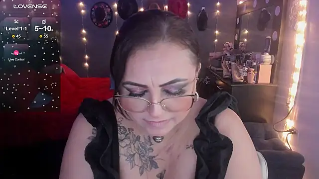 Snapshot of Ivonnee__ chatting on 03.02.25 Ivonnee   online show from 03.02.25