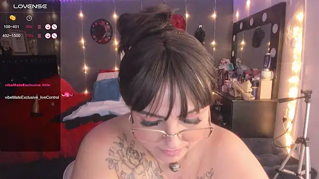 Snapshot of Ivonnee__ chatting on 03.11.25 Ivonnee   online show from 03.11.25