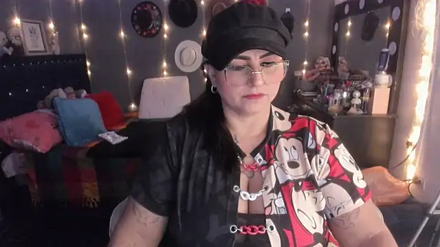 Snapshot of Ivonnee__ chatting on 03.16.25 Ivonnee   online show from 03.16.25