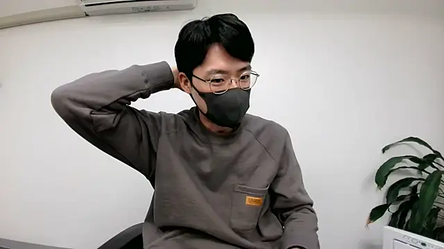 Snapshot of TakuryuJPN chatting on 12.09.24 TakuryuJPN online show from 12.09.24