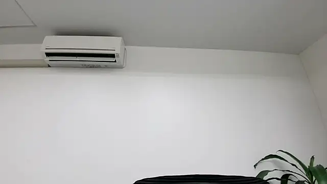 Snapshot of TakuryuJPN chatting on 02.25.25 TakuryuJPN online show from 02.25.25