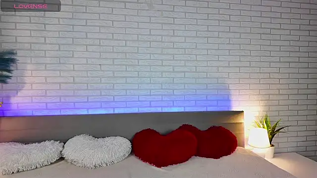 Snapshot of NovaBlissss chatting on 10.12.25 NovaBlissss online show from 10.12.25