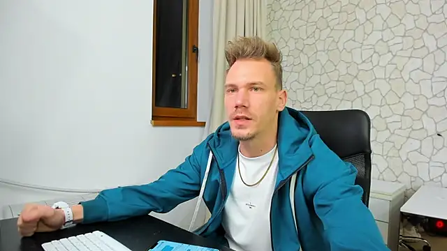 MateoBenjaminX online show from 01.05.25