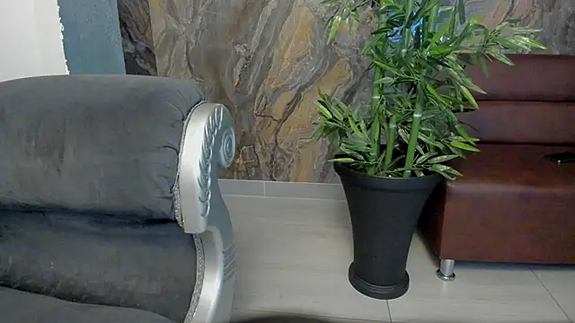 Alahia Dangelo online show from 10.02.25