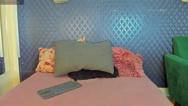  maria foxx  online show from 11.20.25