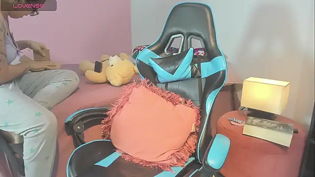 Snapshot of _maria_foxx_ chatting on 06.19.26 maria foxx online show from 06.19.26