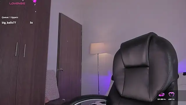 Snapshot of ambx04_ chatting on 03.22.25 ambx04  online show from 03.22.25