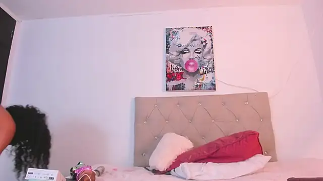 Milkdulce1 online show from 02.21.25