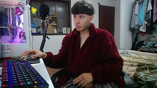 Snapshot of esjrobles chatting on 12.31.24 esjrobles online show from 12.31.24