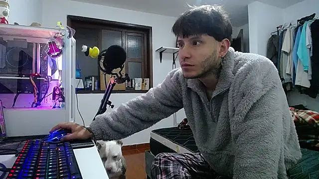 Snapshot of esjrobles chatting on 01.04.25 esjrobles online show from 01.04.25