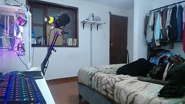 Snapshot of esjrobles chatting on 01.12.25 esjrobles online show from 01.12.25