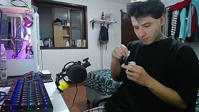 Snapshot of esjrobles chatting on 01.20.25 esjrobles online show from 01.20.25