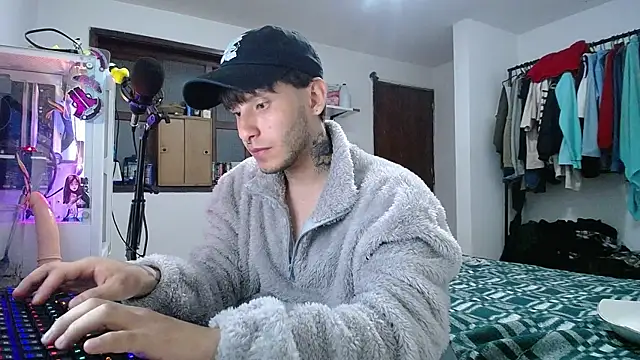 Snapshot of esjrobles chatting on 01.21.25 esjrobles online show from 01.21.25