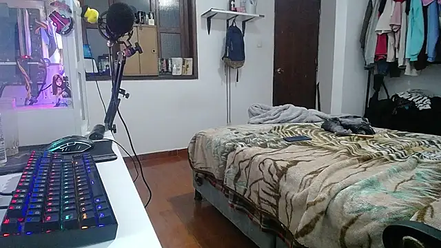 Snapshot of esjrobles chatting on 01.24.25 esjrobles online show from 01.24.25