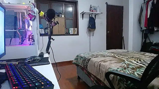 Snapshot of esjrobles chatting on 01.26.25 esjrobles online show from 01.26.25