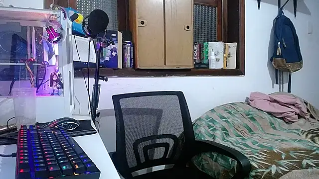 Snapshot of esjrobles chatting on 01.29.25 esjrobles online show from 01.29.25