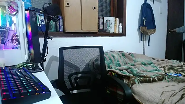 Snapshot of esjrobles chatting on 01.30.25 esjrobles online show from 01.30.25