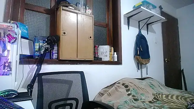 Snapshot of esjrobles chatting on 02.10.25 esjrobles online show from 02.10.25