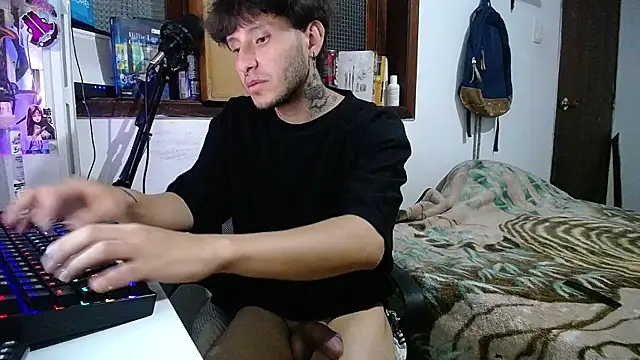 Snapshot of esjrobles chatting on 02.11.25 esjrobles online show from 02.11.25