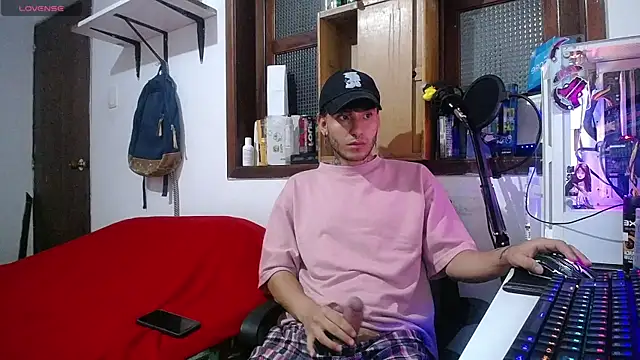 Snapshot of esjrobles chatting on 02.17.25 esjrobles online show from 02.17.25