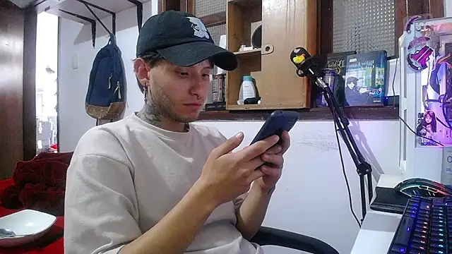 Snapshot of esjrobles chatting on 02.19.25 esjrobles online show from 02.19.25