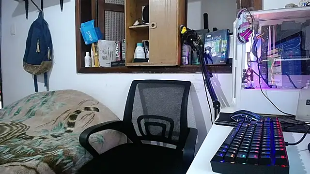 Snapshot of esjrobles chatting on 02.28.25 esjrobles online show from 02.28.25