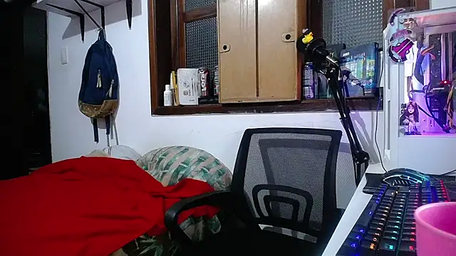 Snapshot of esjrobles chatting on 03.06.25 esjrobles online show from 03.06.25