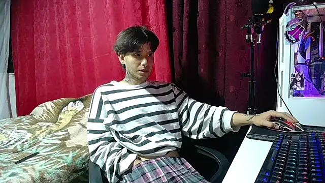 Snapshot of esjrobles chatting on 03.12.25 esjrobles online show from 03.12.25