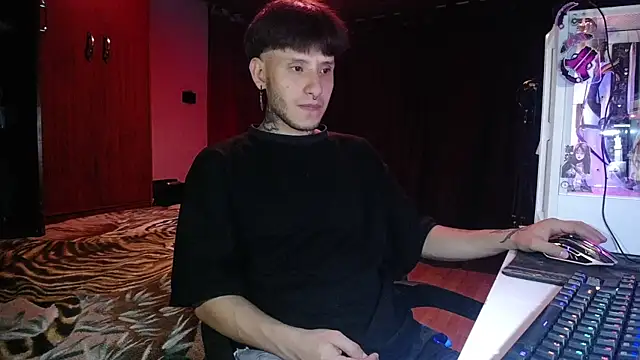 Snapshot of esjrobles chatting on 03.17.25 esjrobles online show from 03.17.25