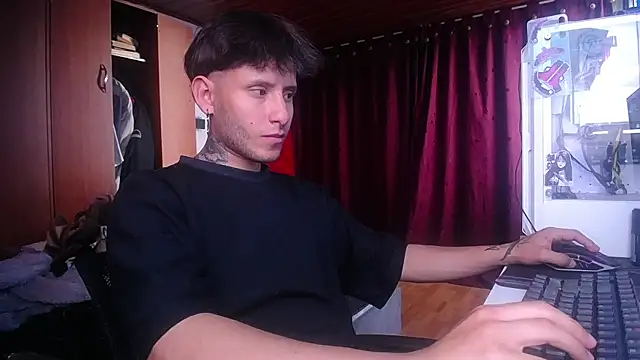 Snapshot of esjrobles chatting on 03.21.25 esjrobles online show from 03.21.25