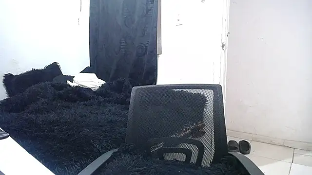 Snapshot of esjrobles chatting on 09.08.25 esjrobles online show from 09.08.25