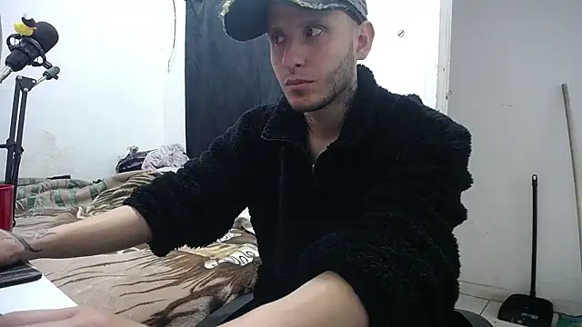 Snapshot of esjrobles chatting on 09.16.25 esjrobles online show from 09.16.25