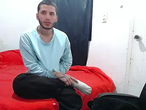 Snapshot of esjrobles chatting on 10.04.25 esjrobles online show from 10.04.25