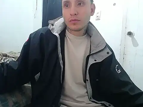 Snapshot of esjrobles chatting on 10.11.25 esjrobles online show from 10.11.25