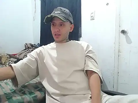 Snapshot of esjrobles chatting on 10.13.25 esjrobles online show from 10.13.25