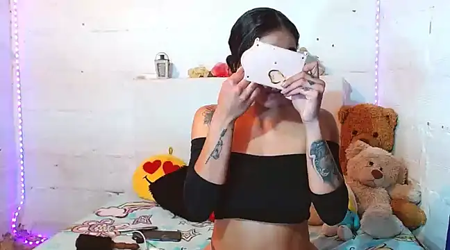 kendall-storm online show from 02.14.25