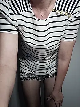 NEW CRYSTAL online show from 11.14.25