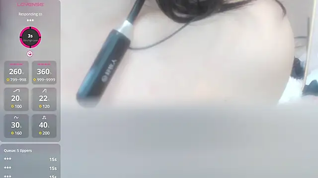 Snapshot of xiaoxiaoguaibao chatting on 12.12.24 xiaoxiaoguaibao online show from 12.12.24