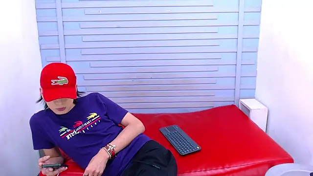 Eban Dustan online show from 02.18.25