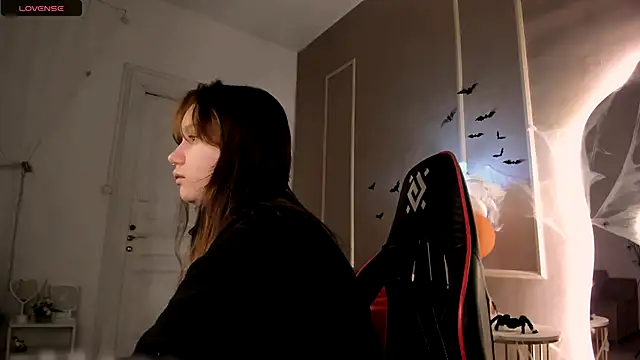 Alisia Mars online show from 10.24.25