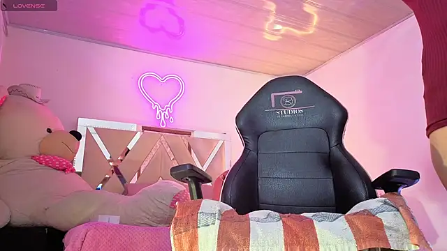 Snapshot of Laylafoxy_tay chatting on 01.16.26 Laylafoxy tay online show from 01.16.26