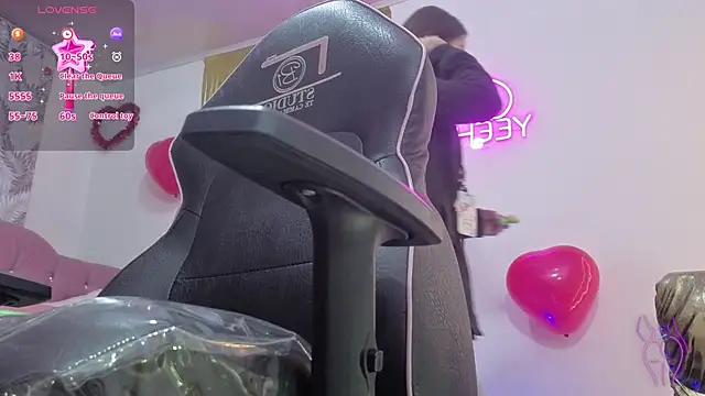 Snapshot of Laylafoxy_tay chatting on 02.18.26 Laylafoxy tay online show from 02.18.26