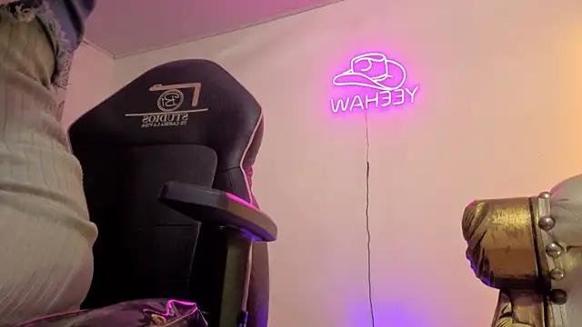 Snapshot of Laylafoxy_tay chatting on 03.13.26 Laylafoxy tay online show from 03.13.26