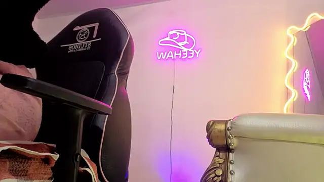 Snapshot of Laylafoxy_tay chatting on 03.14.26 Laylafoxy tay online show from 03.14.26