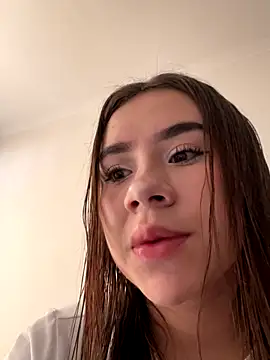 Im Valen Cute online show from 10.28.25