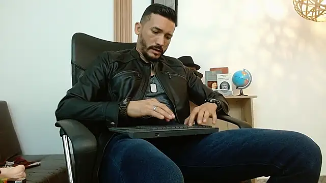 Reiko 85  online show from 02.14.25