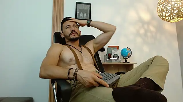 Reiko 85  online show from 02.15.25