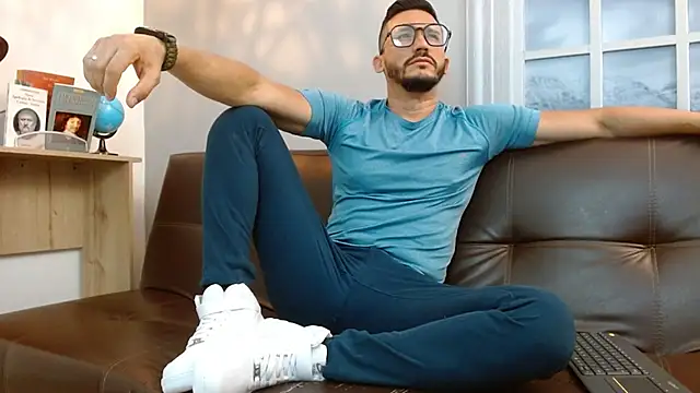 Reiko 85  online show from 03.10.25